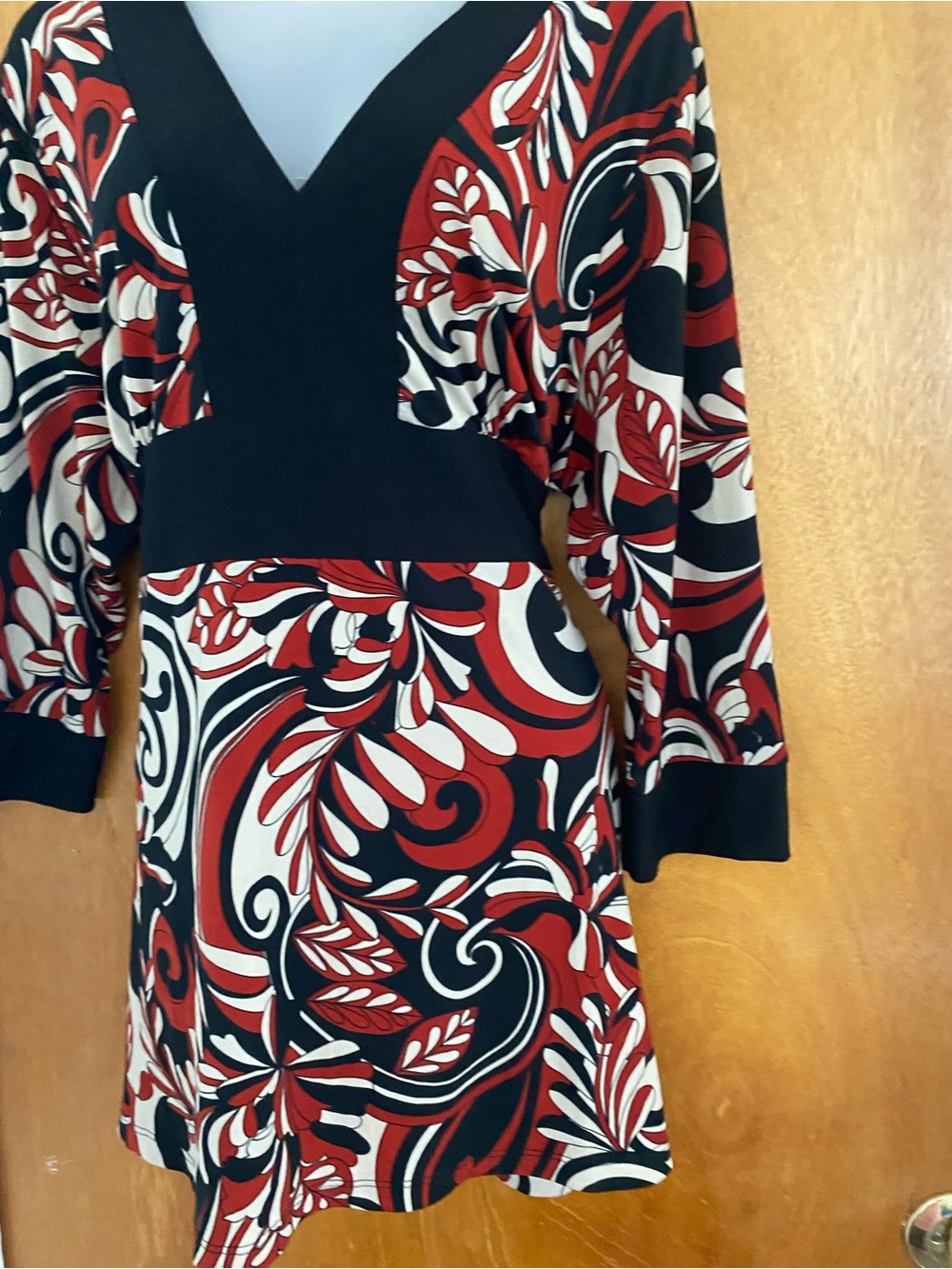 Venezia Red Black White V-Neck Long Sleeve Pattern Dress